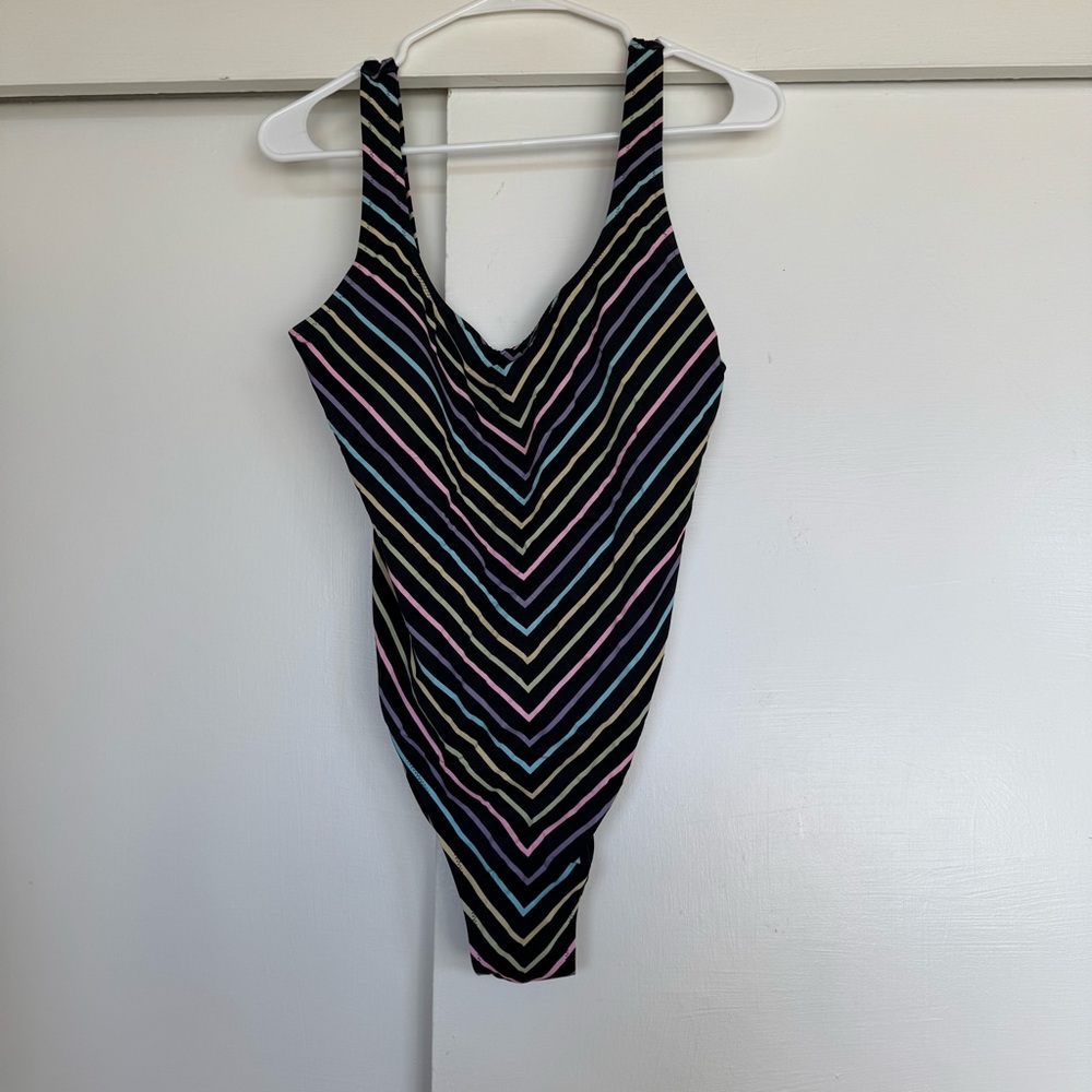 Chic Striped Women's Low Back One Piece Swimsuit